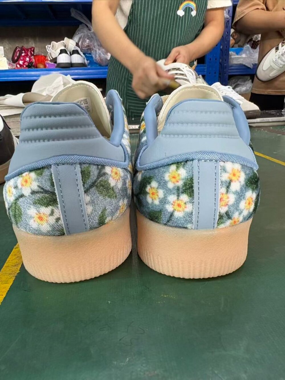 Adidas Samba Blue Floral Daisy Print Gum Sole Shoes - Picture 5 of 6